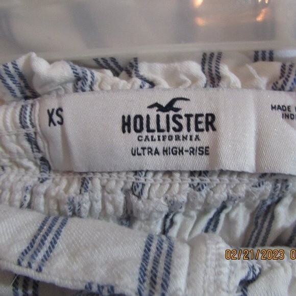 HOLLISTER ULTRA HIGH-RISE SHORTS SIZE XS PAPPER BAG WAIST STRIPED BLUE W… - Picture 5 of 9